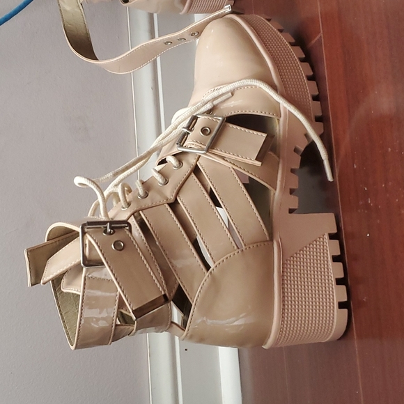 NEW Ego chunky cut out patent boot size 7 - Picture 3 of 6